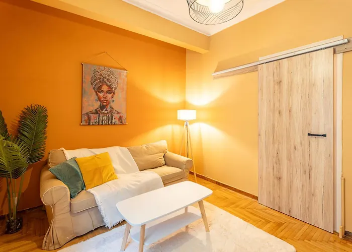 Renovated 2 Bedroom In City Centre